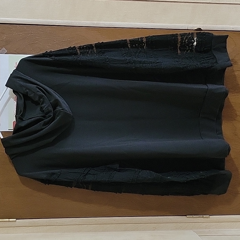 SHEIN hooded long sleeve with lace material 5x - Picture 4 of 7